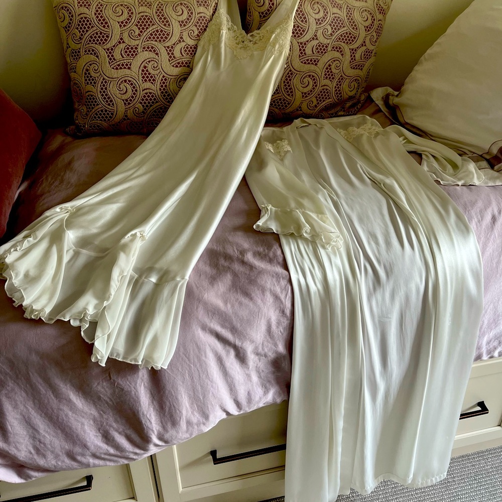 Beautiful, ivory night gown and robe. No stains, never worn, lovely bridal gift.